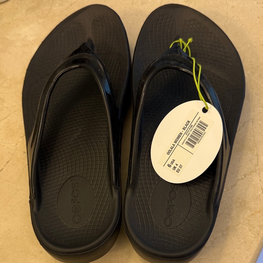 OOFOS Oolala Sandals - Size 6 - NWT